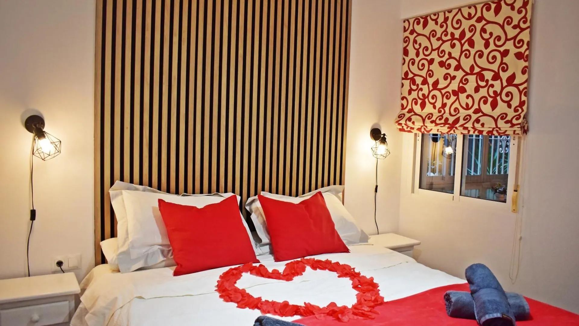 Apartment With Jacuzzi En Torremolinos, Garipolo 1 By Namaste Elite  Torremolinos