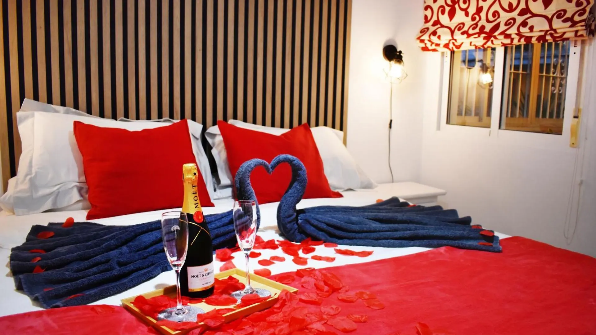 Apartment With Jacuzzi En Torremolinos, Garipolo 1 By Namaste Elite