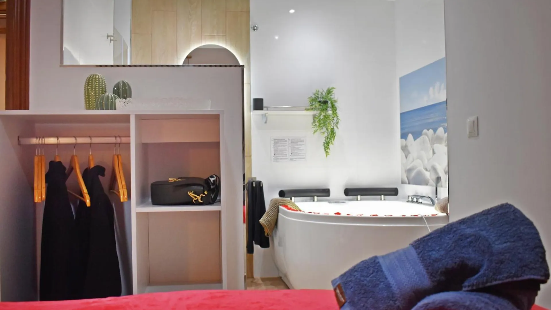 Apartment With Jacuzzi En Torremolinos, Garipolo 1 By Namaste Elite Spain