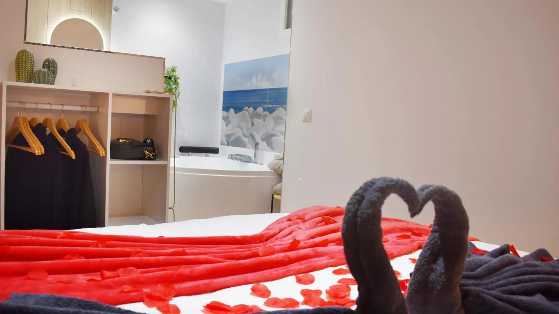 Apartment With Jacuzzi En Torremolinos, Garipolo 1 By Namaste Elite 0*, Torremolinos Spagna